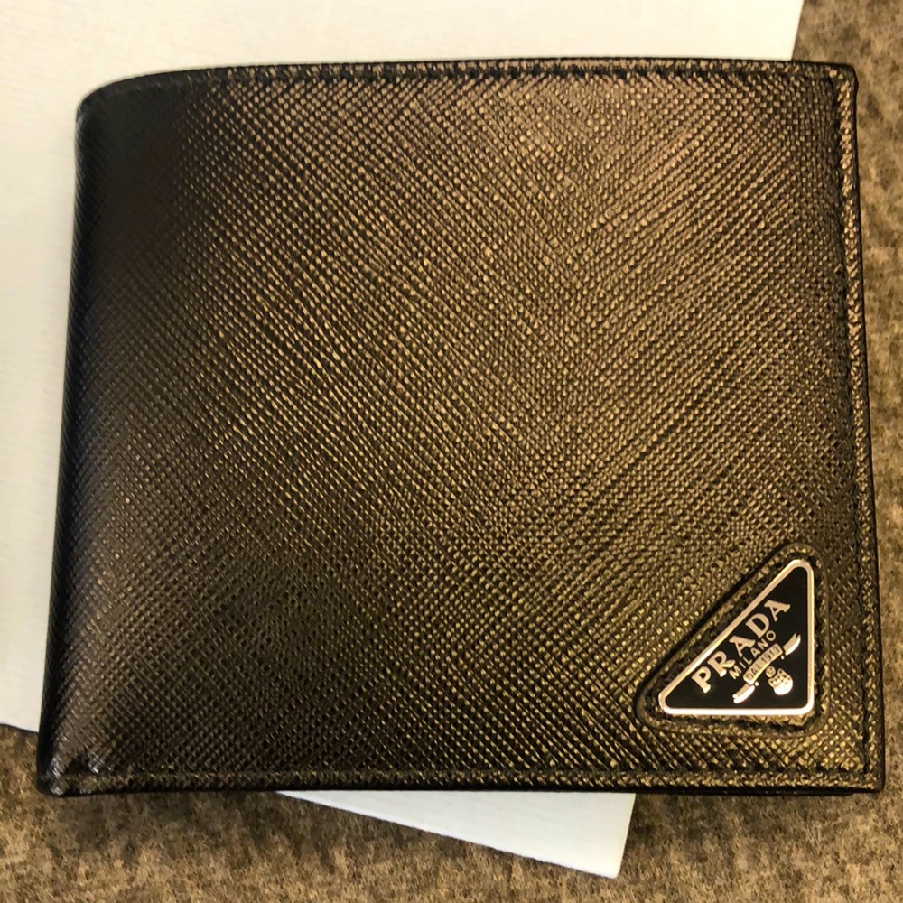 Brand New!! Men’s Saffiano Prada Wallet!